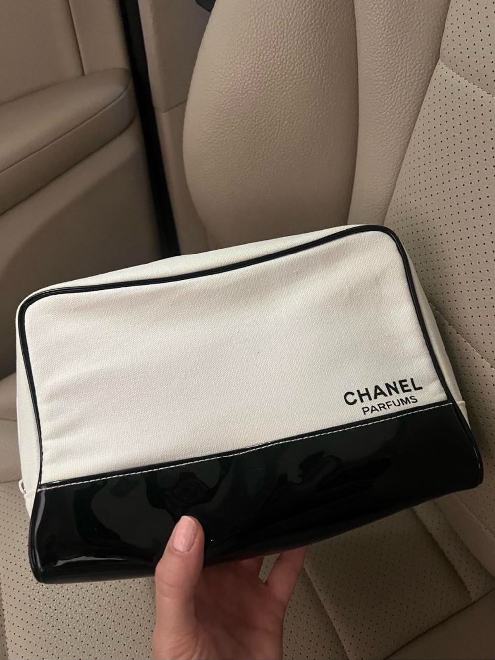 CHANEL vintage Parfums White & Black Cosmetic Pouch